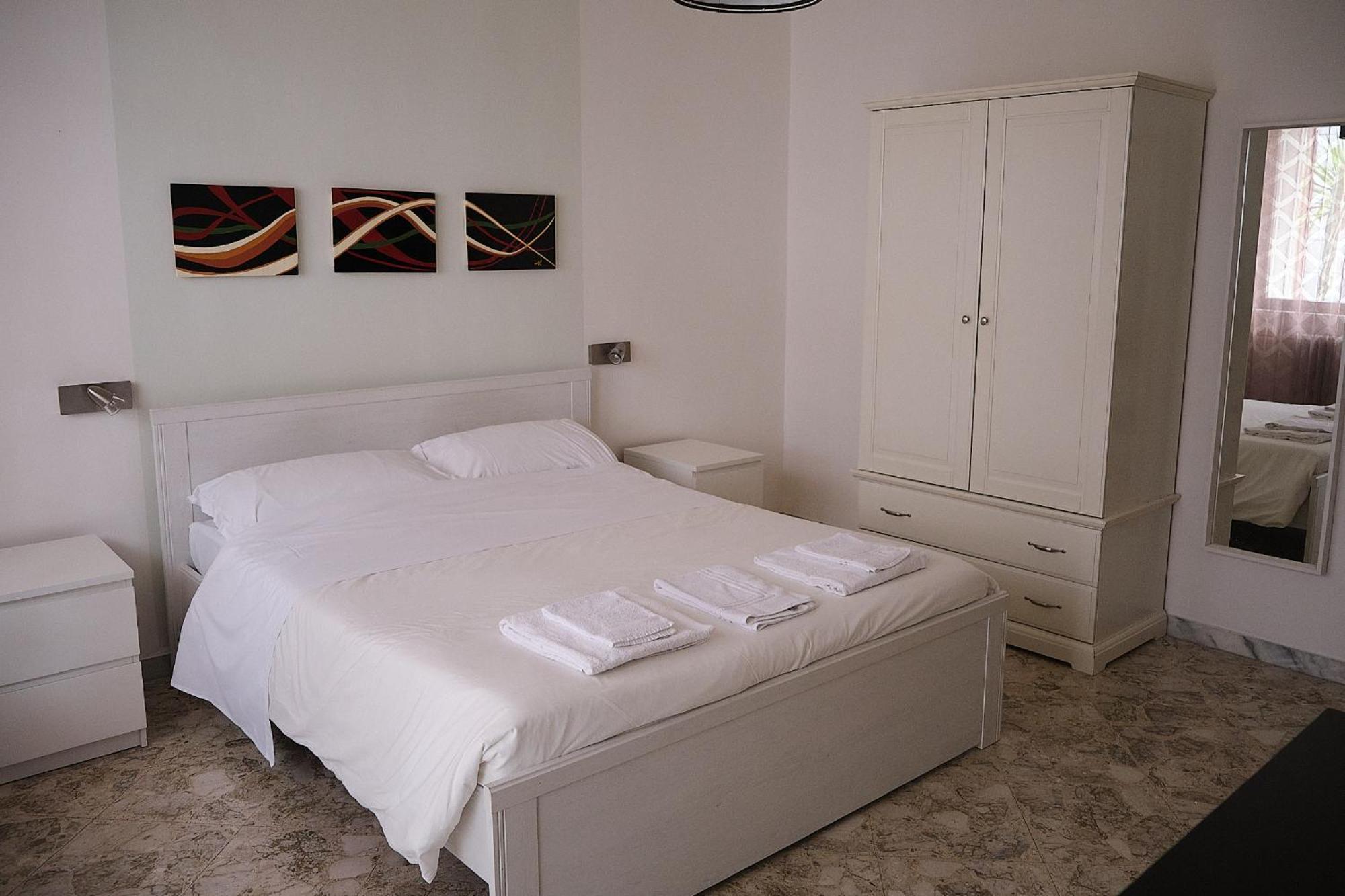 Kamila Guest House Bari Habitación foto